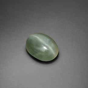 2.21캐럿 천연 그린 Actinolite Cat's Eye, 타원형 컷, 10.1×8 mm, 투명한