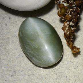 4.96캐럿 천연 그린 Actinolite Cat's Eye, 타원형 컷, 14.1×10 mm, 투명한