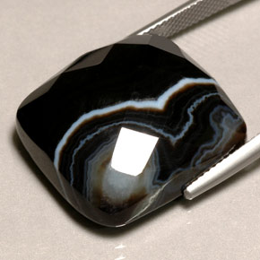 29.53캐럿 천연 멀티컬러 아게이트, 쿠션 컷, 21.3×19.6 mm, 불투명체