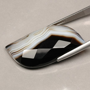 27.84캐럿 천연 다색 마노, 멋진 모양, 불투명체