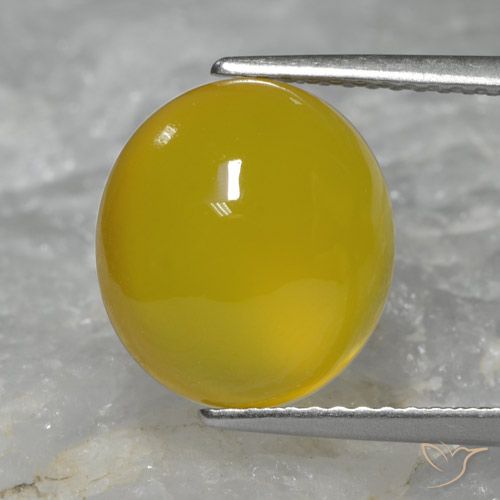 5.33ct 자연스러운 황색을 띠는 금 마노, 타원형, 투명한