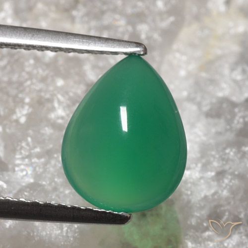 2.04ct 자연스러운 따뜻한 녹색 마노, 배 모양, 투명한
