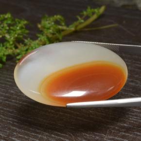 84.57캐럿 천연 멀티컬러 아게이트, 타원형 컷, 45.1×34.8 mm, 투명한