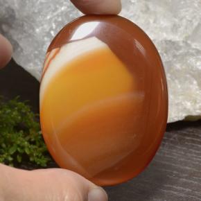 81.88캐럿 천연 멀티컬러 아게이트, 타원형 컷, 45.4×34.1 mm, 투명한