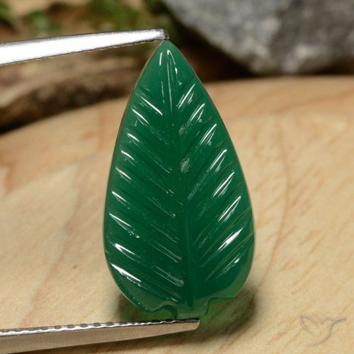 5.23ct 자연스러운 미디엄 그린 마노, 팬시한, 투명한