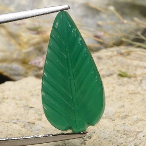 5.06ct 자연스러운 미디엄 그린 마노, 팬시한, 투명한