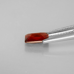 1.03캐럿 천연 딥 레드 알만딘 가넷, 에메랄드 컷, 7.1×4.9 mm, VS