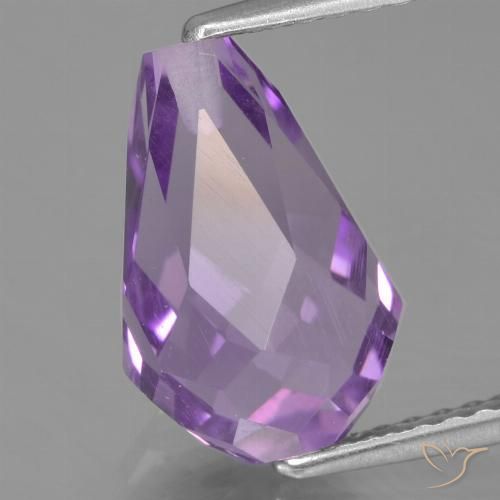 3.69ct 자연스러운 미디엄 바이올렛 자수정, 브리올레트, VS