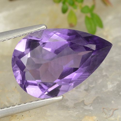 4.66ct 자연스러운 미디엄 바이올렛 자수정, 배 모양, VS