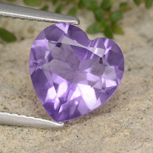 2.76ct 자연스러운 미디엄 바이올렛 자수정, 마음, VS