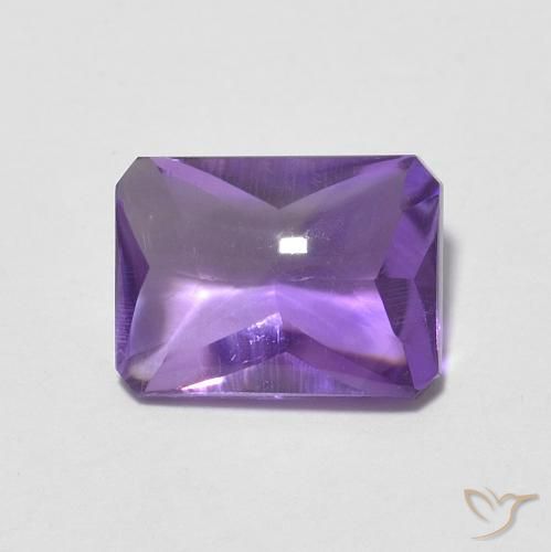 1.36ct 자연스러운 미디엄 바이올렛 자수정, 에메랄드 컷, 투명한