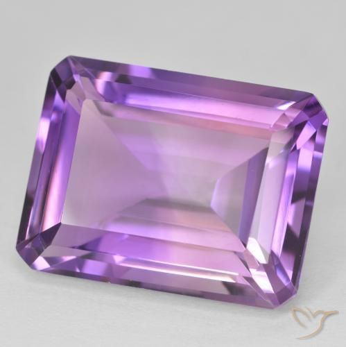21.90캐럿 천연 Medium Light Purplish-Violet 자수정, 옥타곤 / 에메랄드 컷, VVS