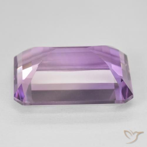 20.24캐럿 천연 Medium Light Purplish-Violet 자수정, 옥타곤 / 에메랄드 컷, VVS