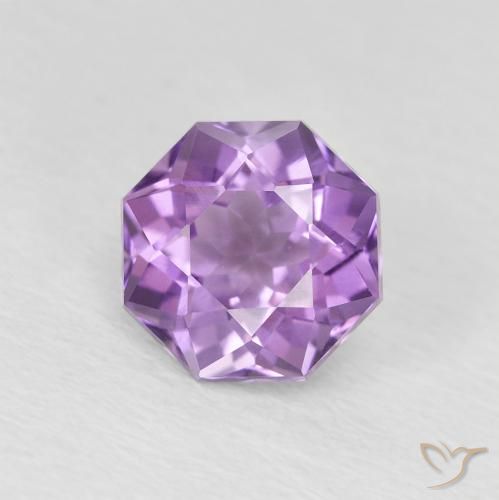 1.29ct 자연스러운 Medium Light Purplish-Violet 자수정, 에메랄드 컷, VVS