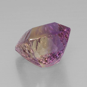 12.65캐럿 천연 바이컬러 아메트린, 쿠션 컷, 13.9×13.1 mm, VVS