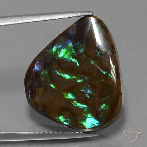 16.77ct 자연스러운 다색 암몰라이트, 배 모양, 불투명체