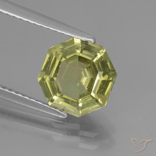 2.48ct 자연스러운 녹색 노란색 인회석, 에메랄드 컷, VS