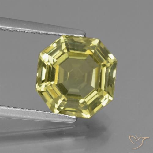 3.33ct 자연스러운 미디엄 옐로우 인회석, 에메랄드 컷, VS