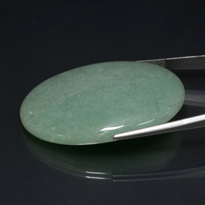 102.50캐럿 천연 그린 아벤츄린, 타원형 컷, 48.9×35.1 mm, 불투명체