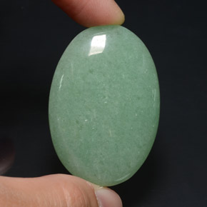 65.37캐럿 천연 그린 아벤츄린, 타원형 컷, 42.2×29 mm, 불투명체