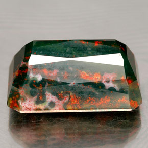 12.46캐럿 천연 점박이 그린 블러드스톤, 에메랄드 컷, 17.4×11.8 mm, 불투명체