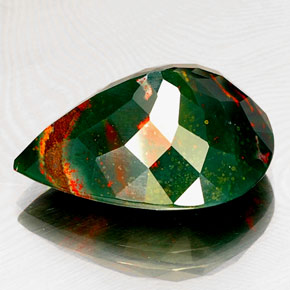 16.93캐럿 천연 점박이 그린 블러드스톤, 배 모양, 21.5×16.3 mm, 불투명체