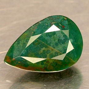 0.63캐럿 천연 점박이 그린 블러드스톤, 배 모양, 7.7×5.2 mm, 불투명체