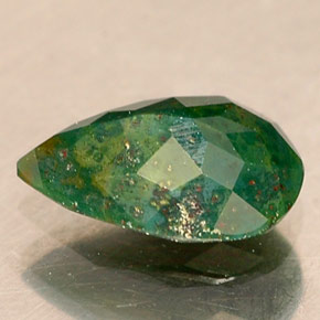 0.63캐럿 천연 점박이 그린 블러드스톤, 배 모양, 7.7×5.2 mm, 불투명체