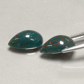 캐럿 천연 더럽혀진 녹색 혈석 보석, 배 모양, 불투명체