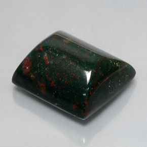 18.65캐럿 천연 점박이 그린 블러드스톤, 바게트, 17.2×15.2 mm, 불투명체