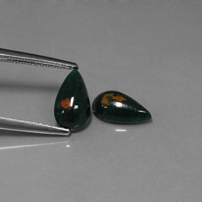 캐럿 천연 더럽혀진 녹색 혈석 보석, 배 모양, 불투명체