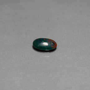 0.82캐럿 천연 점박이 그린 블러드스톤, 타원형 컷, 8.4×5.5 mm, 불투명체