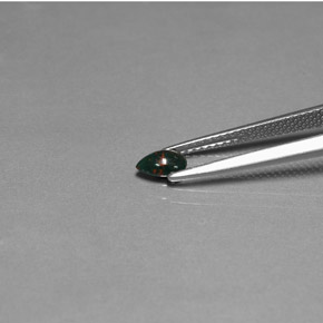 0.27캐럿 천연 더럽혀진 녹색 혈석, 배 모양, 불투명체