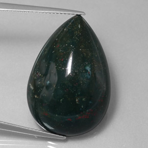 33.97캐럿 천연 점박이 그린 블러드스톤, 배 모양, 27.5×18.9 mm, 불투명체