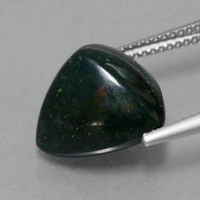 7.14캐럿 천연 더럽혀진 녹색 혈석, 일조, 불투명체