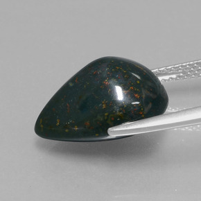 8.63캐럿 천연 점박이 그린 블러드스톤, 배 모양, 14.9×12.1 mm, 불투명체