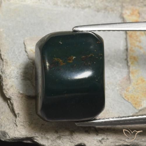 21.56ct 자연스러운 포레스트 그린 혈석, 에메랄드 컷, 불투명체
