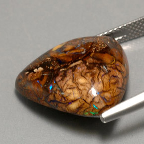 17.44캐럿 천연 다색 볼더 오팔, 일조, 불투명체