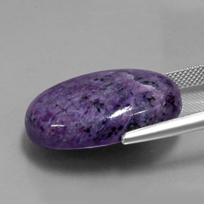 28.97캐럿 천연 미디엄 다크 바이올렛 차로아이트, 타원형 컷, 25.4×18.5 mm, 불투명체