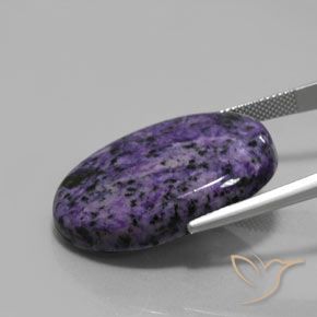 32.45캐럿 천연 딥 바이올렛 차로아이트, 타원형 컷, 불투명체