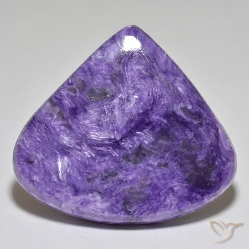 40.66캐럿 천연 미디엄 다크 바이올렛 차로아이트, 배 모양, 33.8×34.2 mm, 불투명체