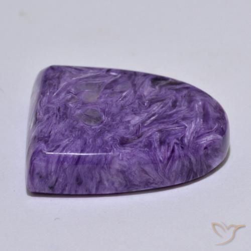 30.39캐럿 천연 딥 바이올렛 차로아이트, 멋진 모양, 23.8×21.2 mm, 불투명체