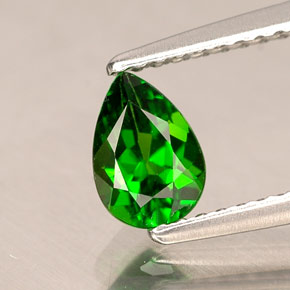 0.69캐럿 천연 그린 크롬 디옵사이드, 배 모양, 6.7×4.7 mm, VVS-VS