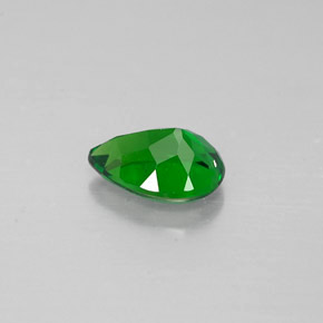 0.64캐럿 천연 그린 크롬 디옵사이드, 배 모양, 6.6×4.6 mm, VVS-VS