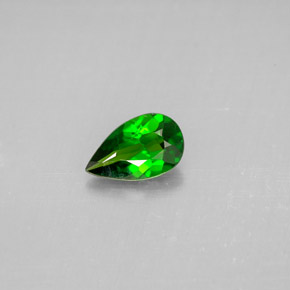 0.68캐럿 천연 그린 크롬 디옵사이드, 배 모양, 7.7×4.7 mm, VS
