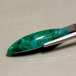 17.16캐럿 천연 멀티컬러 크리소콜라, 마퀴즈, 33.5×9.3 mm, 불투명체