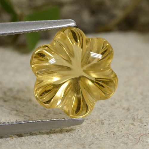 3.48ct 자연스러운 딥 옐로우 황수정, 플라워 컷, 투명한