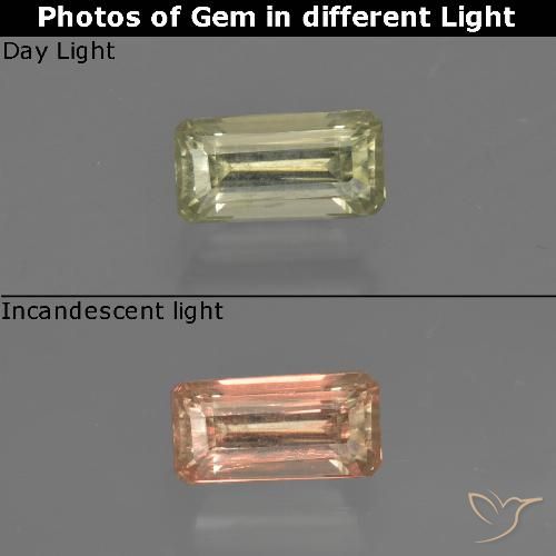 0.72ct 자연스러운 연두색 색상 변화 디아스포어, 에메랄드 컷, VS