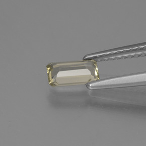 0.46캐럿 천연 옐로우 베이지 컬러체인지 디아스포어, 에메랄드 컷, 6.3×3.8 mm, VVS-VS