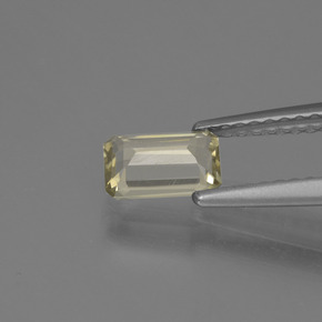 0.59캐럿 천연 매우 밝은 노란색 색상 변화 디아스포어, 에메랄드 컷, VVS-VS